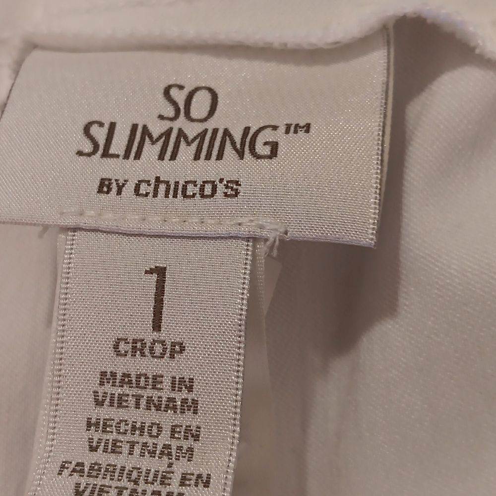NWT. Chico's Optic White Brigitte Crop Pants - Picture 8 of 11